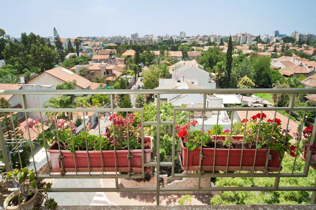 Kfar Saba View Apartment Room photo